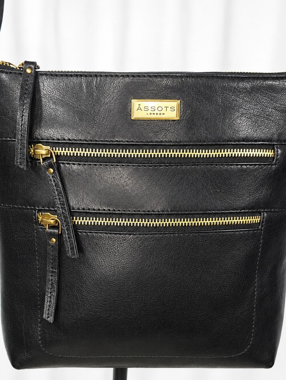 👜 Assots London Black Leather Crossbody Bag Multi Zip Pockets Classic Everyday - Picture 4 of 13